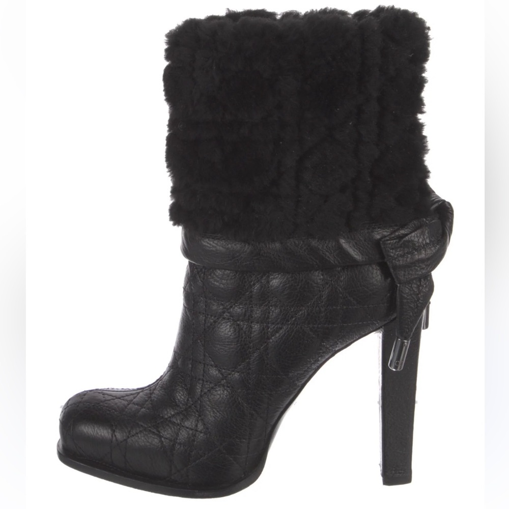 Christian Dior
Cannage Pattern Leather Boots